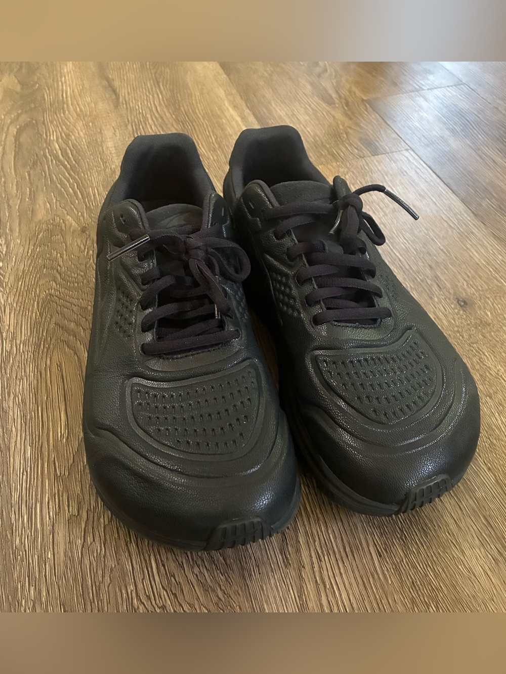 Altra TORIN 5 LEATHER Running Shoe in Black - Picture 2 of 8